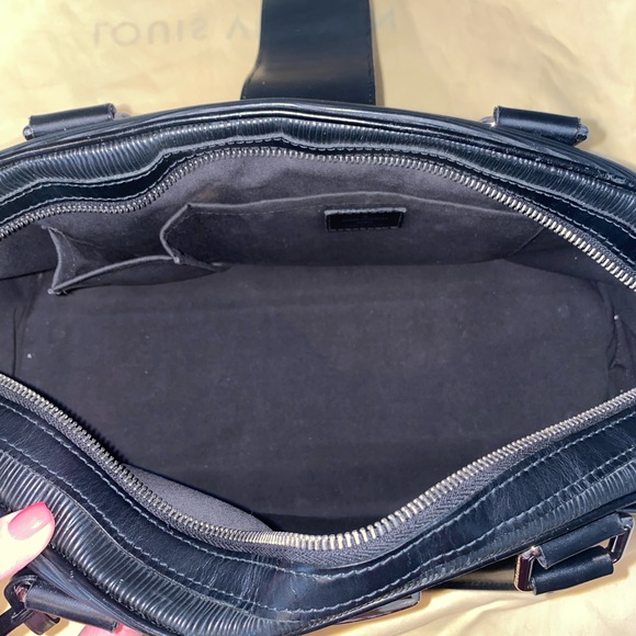 Louis Vuitton

Black Epi Leather Montaigne GM bag - Picture 5 of 7